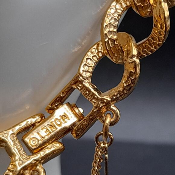 Vintage Monet Textured Bracelet, Gold Plated, Safety Chain, 7 1/4 Inch, 1960s - Picture 8 of 10